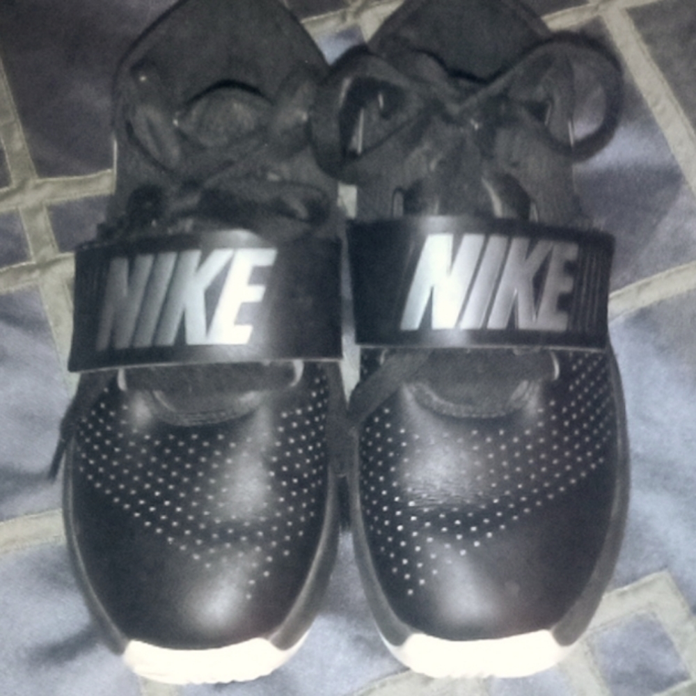 SOLD Nike Team Hustle D8 kids size 1.5Y